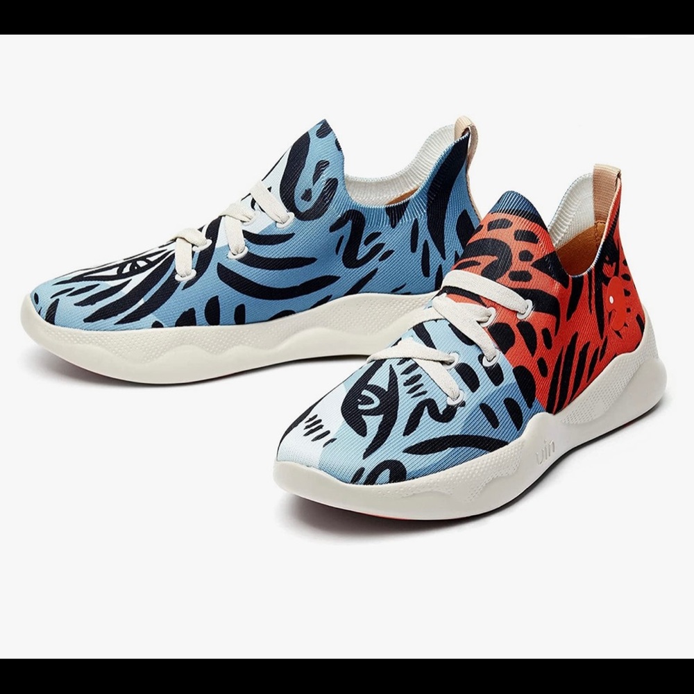 NWT UIN SZ 10 EU 42 Lightweight Sneakers